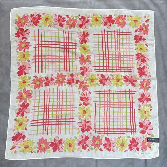 NWT Burberry Scarf - Picture 2 of 8